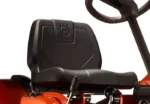 Husqvarna Frontmäher R 112C mit Mähdeck Combi 85 – Winterpaket mit Schneeschild, Gummileiste und Schneeketten – Modell 2023-Neu – Bild 7