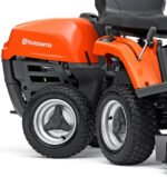 Husqvarna Frontmäher R 112C5 mit Mähdeck Combi 85 – Winterpaket mit Schneeschild, Gummileiste und Schneeketten – Bild 3