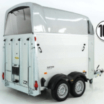 Humbaur Pferdeanhänger XANTHOS 2400|silber|Sattelkammer-Neu