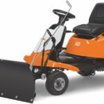 STIHL Aufsitzmäher RT 4082 Winterpaket mit Schneeschild und Schneeketten