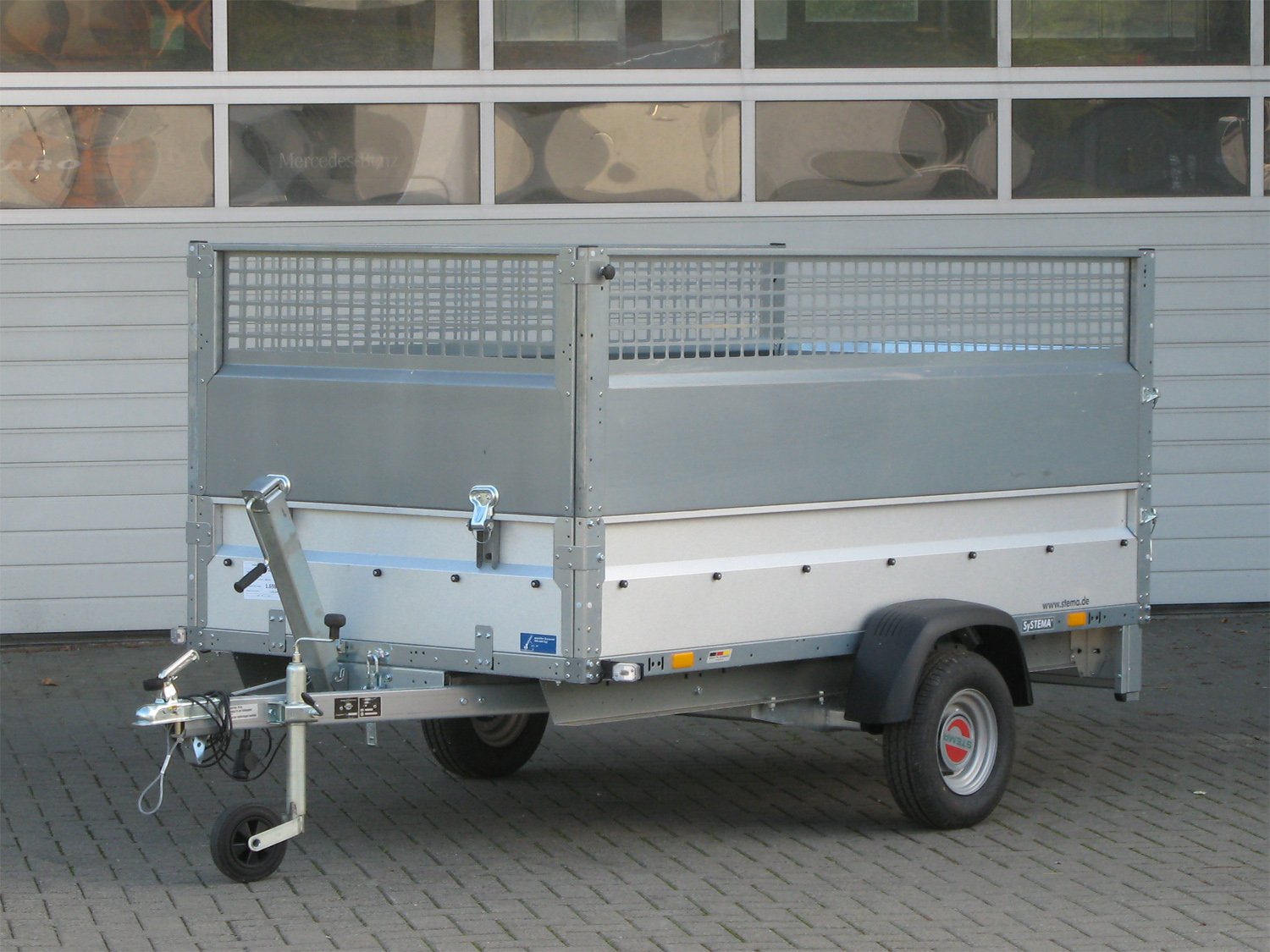 st24218001-ga_stema_stp_o1_75-25-131_rex_25_4GVDD39CQAvGJz.jpg STEMA STP O1 7.5-25-13.1 REX 25 Kippbar mit Auffahrrampe u. Gitteraufsatz – Bild 1